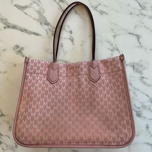 Michael Kors Heidi Tote in Fawn Jacquard